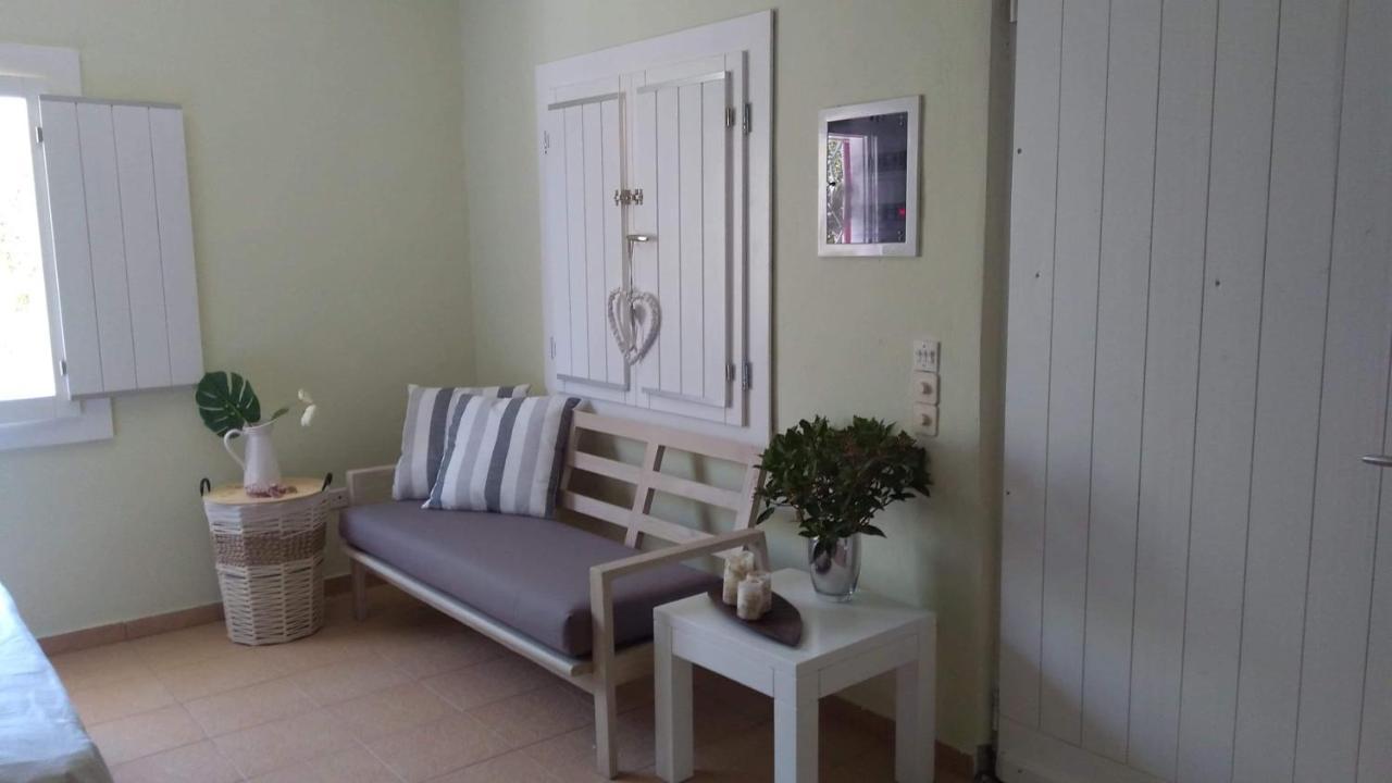 Olive Garden Guest House Kyparissia Exterior foto